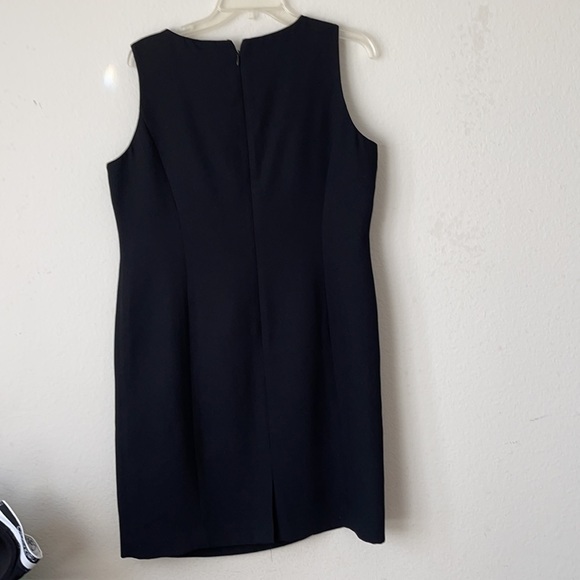 STYle& CO. Collection petite . %100 polyester . Color white. Size 14P - Picture 4 of 5